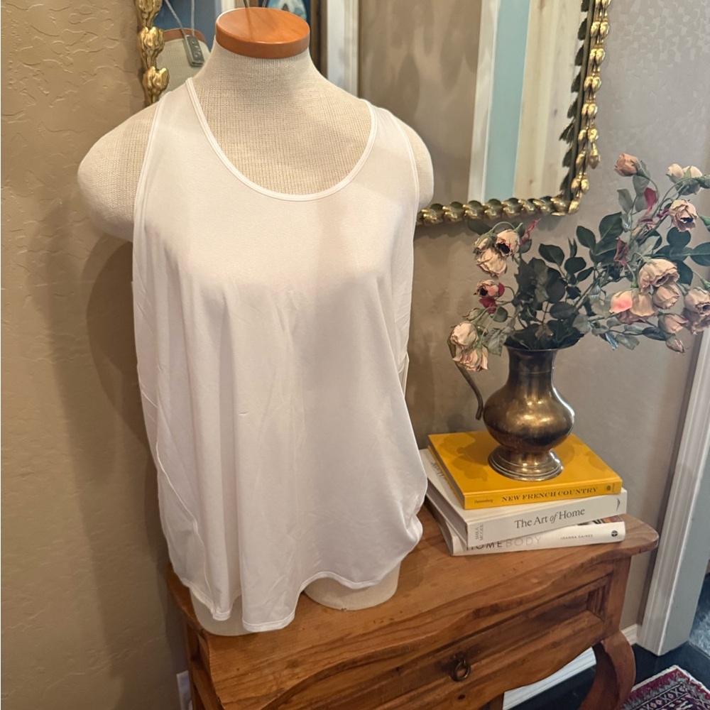 NWT lululemon pleated essential tank 10